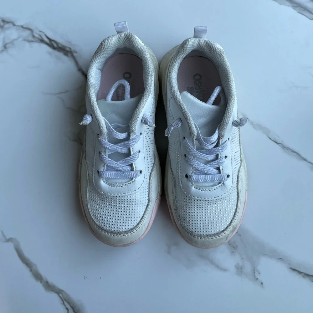 OshKosh Bgosh lightweight sneakers